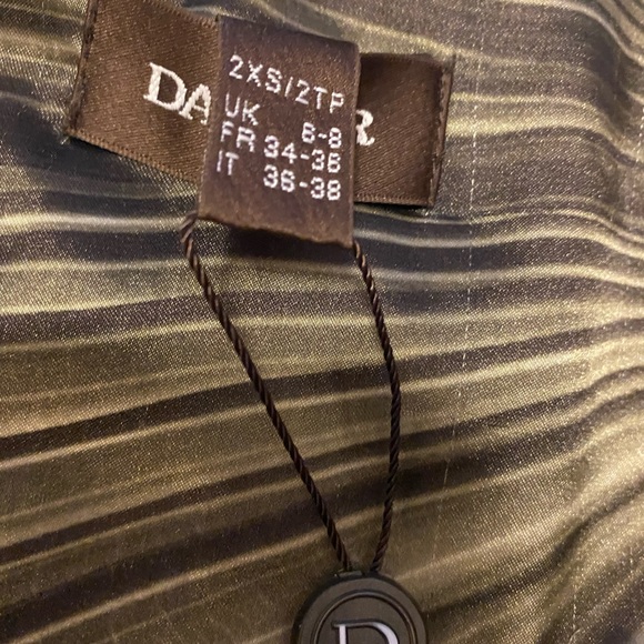 Vintage Danier leather jacket designed in Canada. Perfect cond, with 6 pockets! - Picture 4 of 7